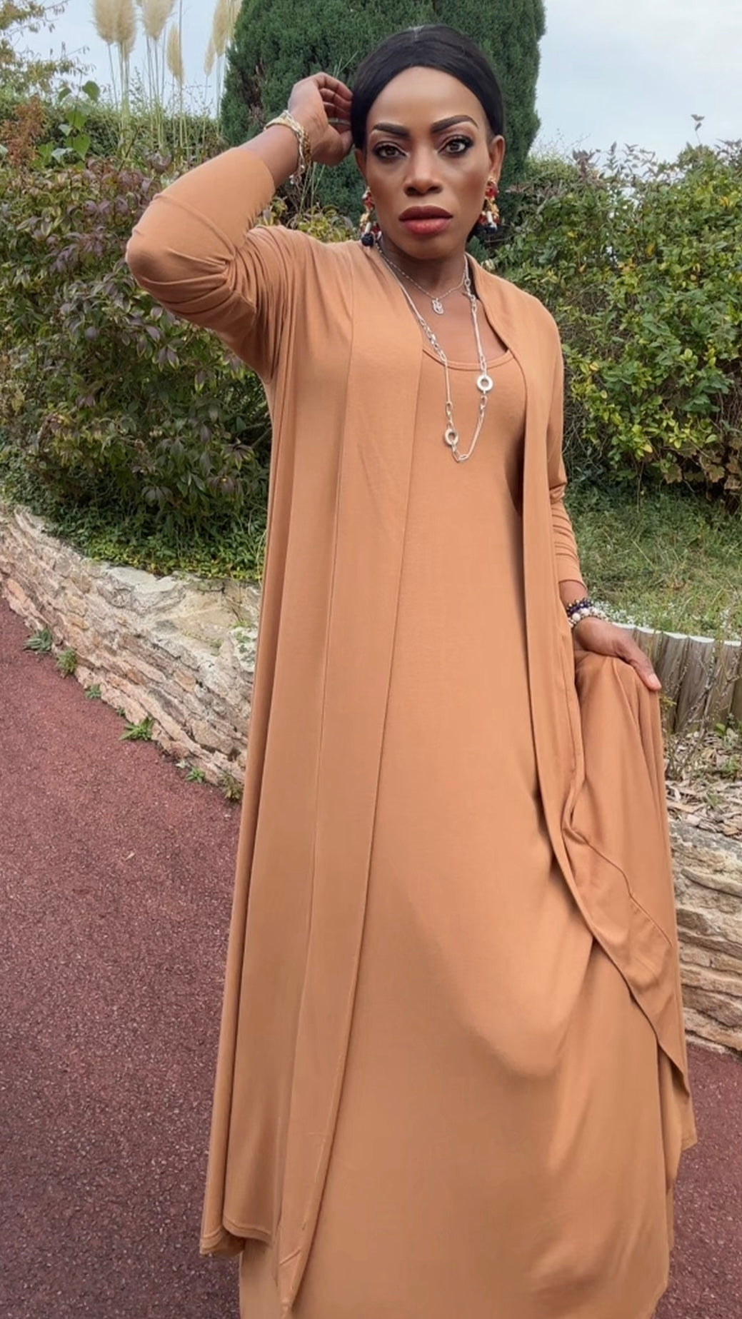 Ensemble gilet long et robe camel